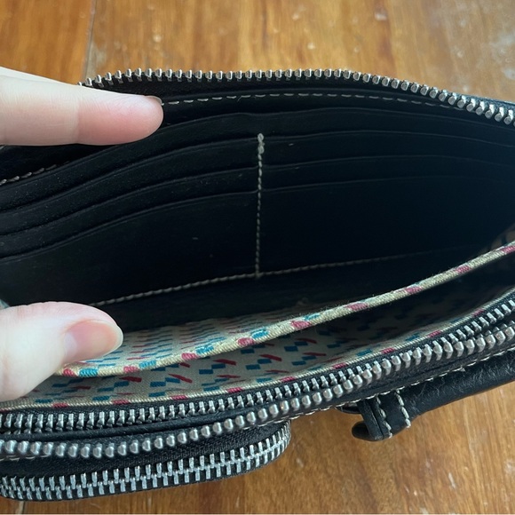 Marc Jacobs Black Leather Wallet - Picture 3 of 7